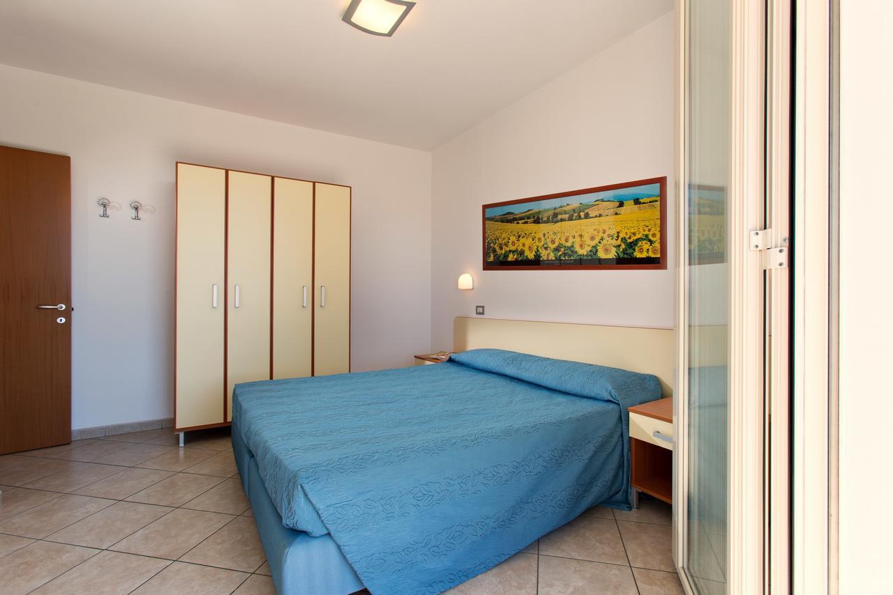 Residence Il Girasole 1 Alba Adriatica Eksteriør bilde