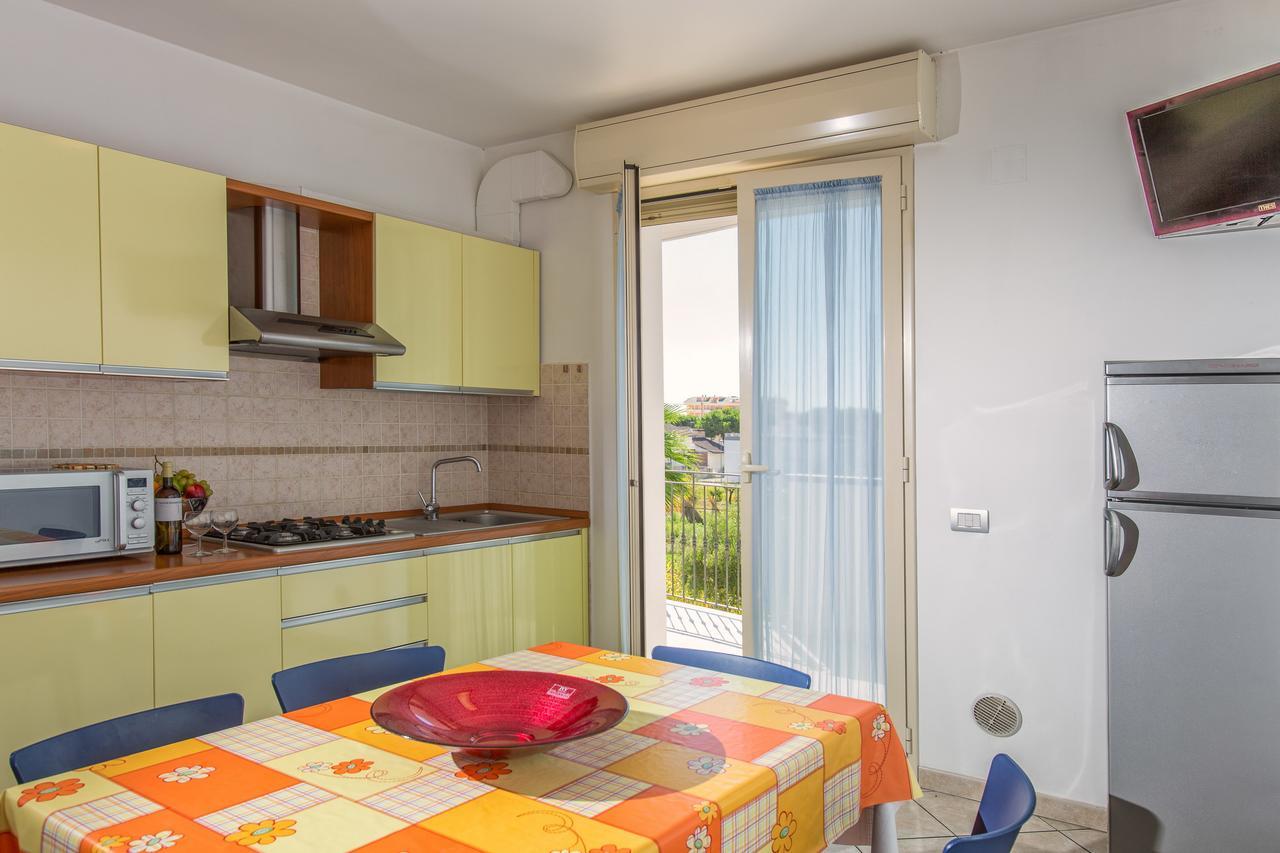 Residence Il Girasole 1 Alba Adriatica Eksteriør bilde