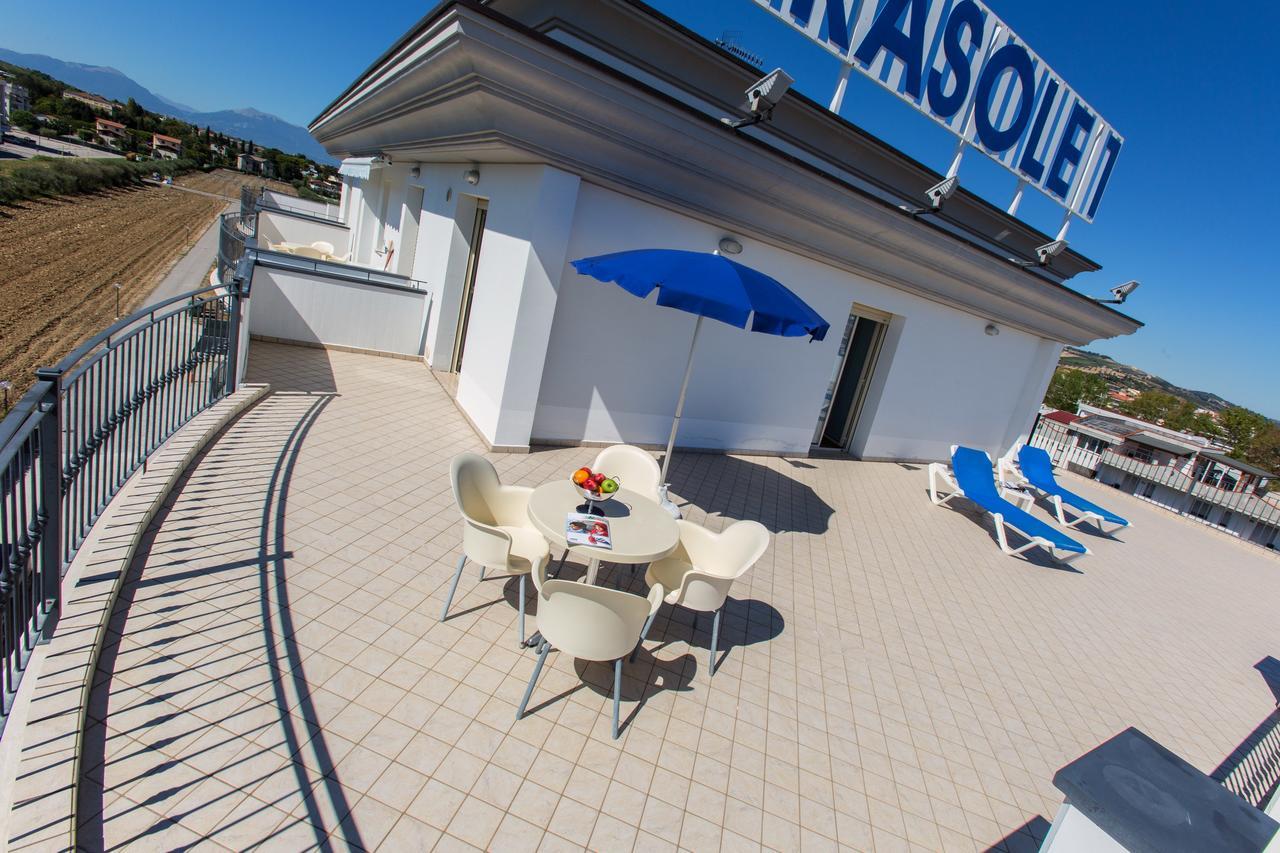 Residence Il Girasole 1 Alba Adriatica Eksteriør bilde